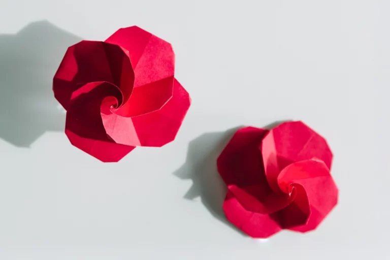 How to Fold an Easy Origami Rose