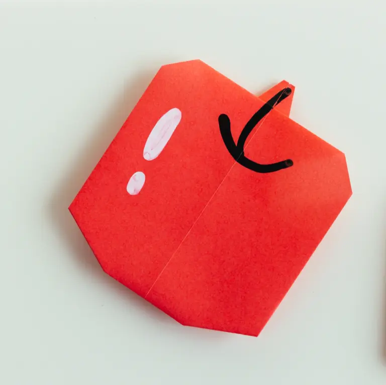 how to make an origami apple | OrigamiOk