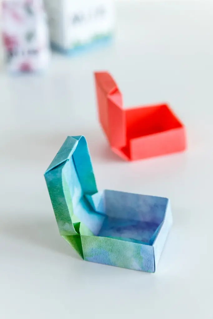 origami hinged box | origamiok.com