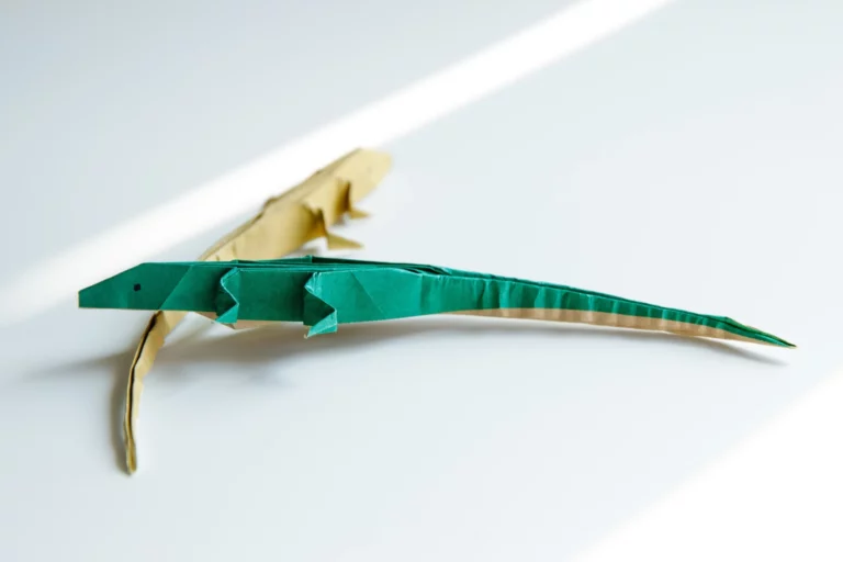 How to Fold an Origami Lizard