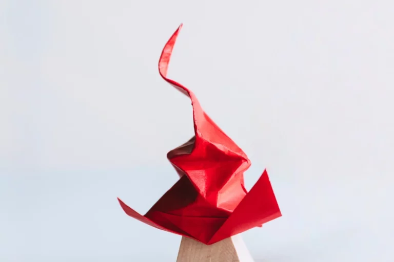 How to Make an Origami Halloween Witch Hat