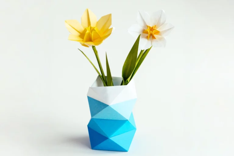 How to Fold an Origami Daffodil