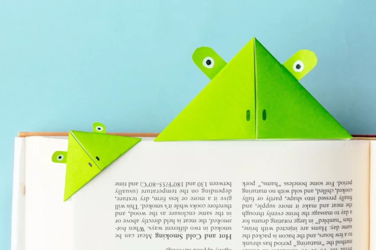 How to Make an Origami Frog Bookmark